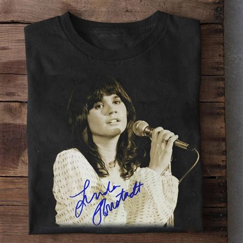 Linda Ronstadt T-Shirt: A Timeless Fashion Icon for Music Lovers