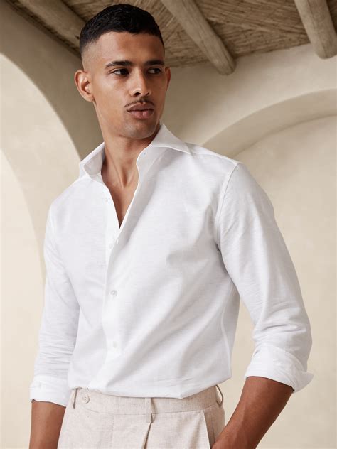 Linen Dress Shirt for Men: A Study in Elegance and Comfort