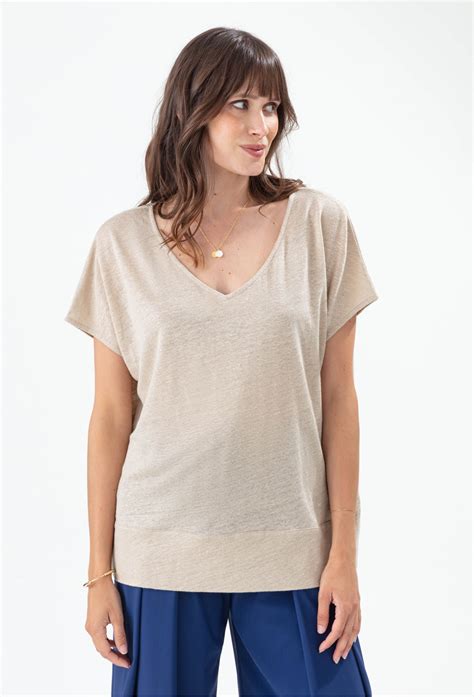 Linen Tee Shirt Womens: A Guide to the Epitome of Summer Style