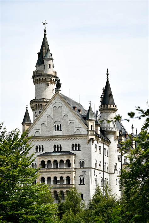 List of Castles: Marvels of Architectural Ingenuity