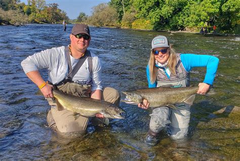 Little Book of Fly Fishing for Salmon in Rivers & St Reader