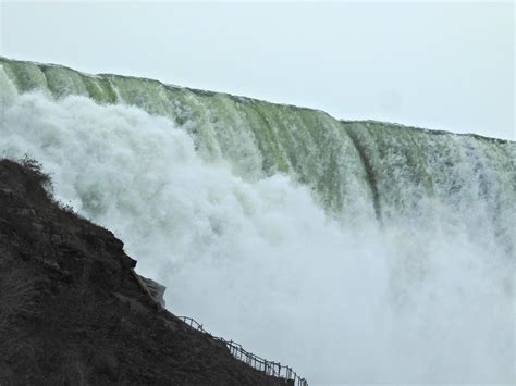 London Falls: Unraveling the Hidden Gem of Niagara's Thundering Waters