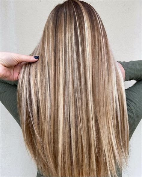 Long Hairstyles with Highlights: A Glowing Transformation for Your Locks