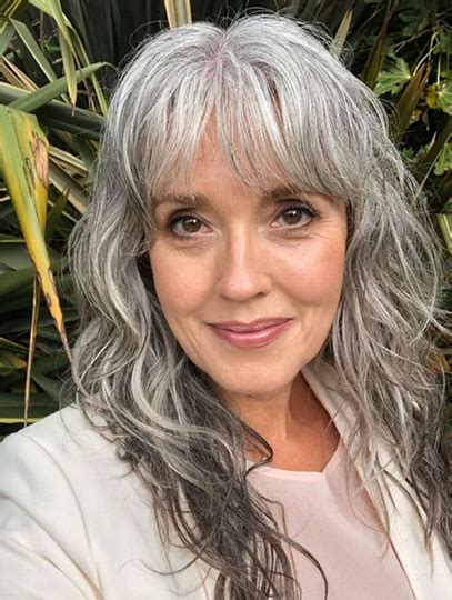 Long Wavy Grey 16" Affordable Lace Wigs: Ultimate Guide for 2025