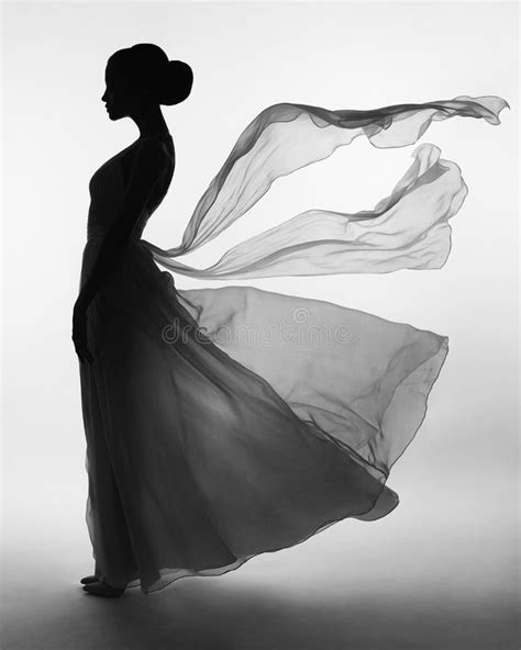 Loose, Flowing Silhouette: