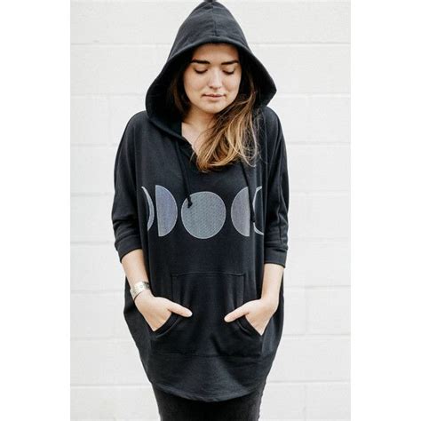 Loose-fitting hooded poncho: