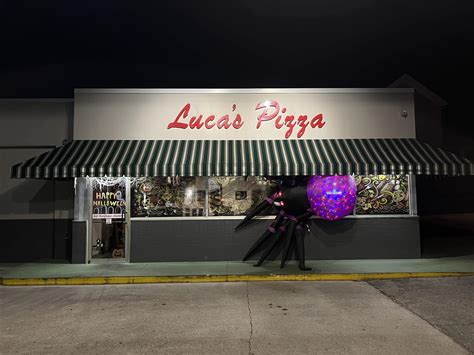 Luca's Pizza: A Covington Culinary Landmark