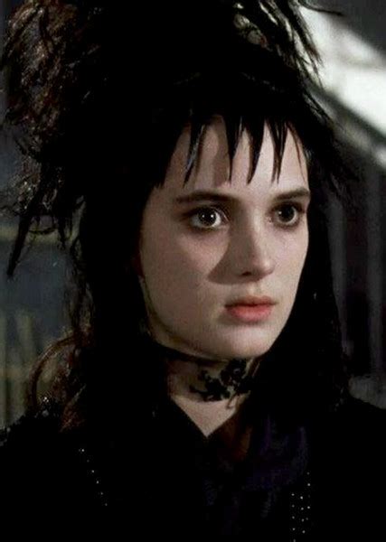 Lydia Deetz: Embody the Gothic Glamour