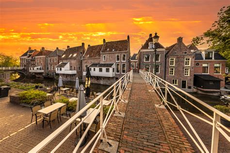 Maassluis: Een bruisende havenstad met een rijke geschiedenis