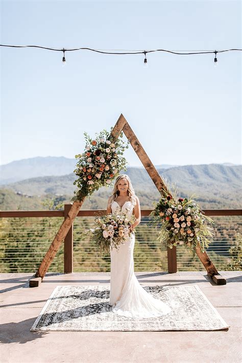 Magnolia Arch: A Floral Framework for Unforgettable Occasions