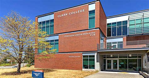 Majoring in Clark College