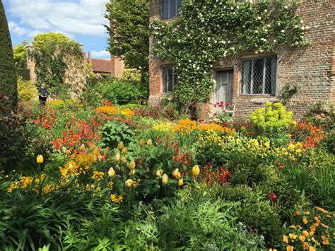 Making Gardens A Celebration of Gardens and Gardening in England &am Reader