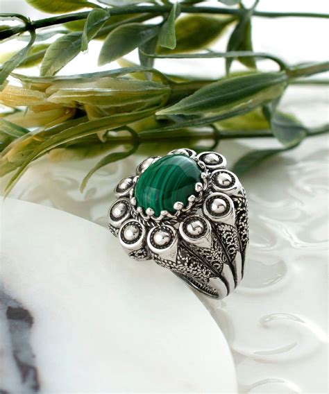 Malachite: 5 Reasons to Adorn Yourself with This Green Gemstone