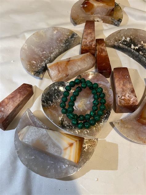 Malachite Bracelets: Uncover the Mystic Allure and Healing Properties