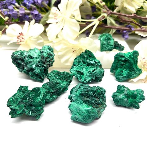 Malachite Fibrous: An Intriguing Mineral with Endless Possibilities