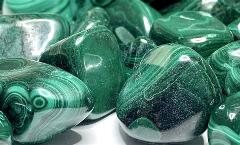 Malachite Stone: A Comprehensive Guide to its Benefits and Uses