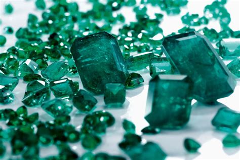 Malachite for Sale 2025: Malachite VS Emeralds