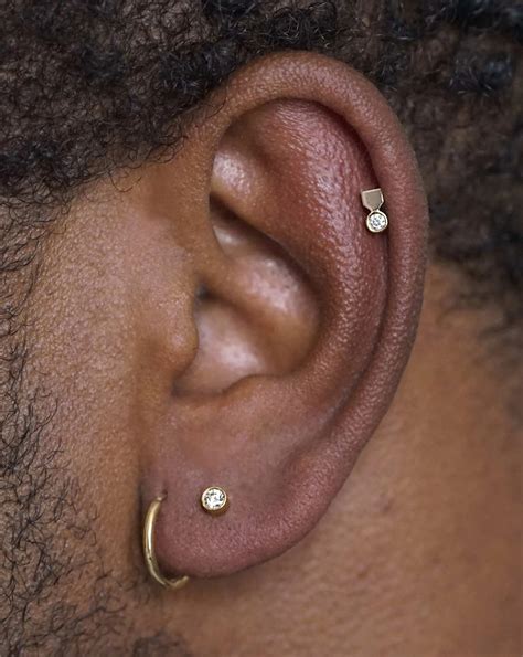 Male Celebrity Pierced Ear: A Symbol of Modernity and Expression