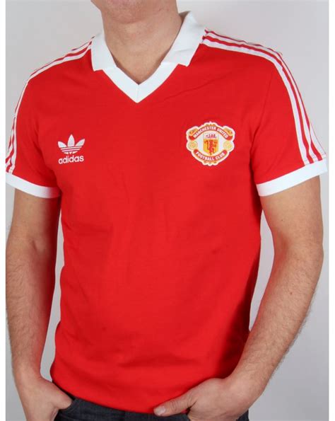 Manchester United Retro Jersey: An Ode to Football's Red Devils