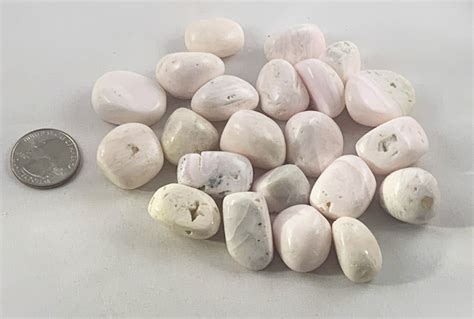 Mangano Calcite: The Enchanting Stone of Harmony, Love, and Well-being