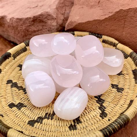 Mangano Calcite Pink: A Gemstone of Beauty and Versatility