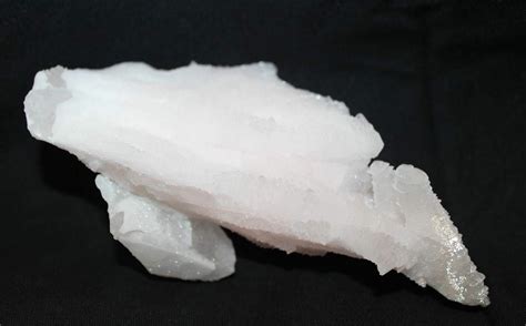 Manganoan Calcite: A Mystical Mineral with Captivating Properties