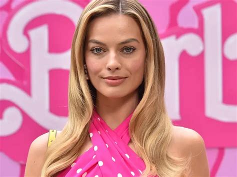 Margot Robbie's Staggering Fee: Unraveling the Numbers