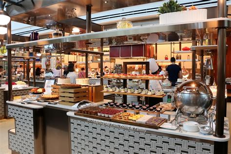 Marina Bay Sands Hotel Buffet Restaurants: A Culinary Odyssey for the Senses