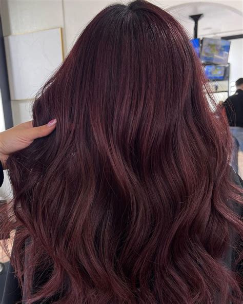 Maroon Hair: Embrace the Bold and Mysterious