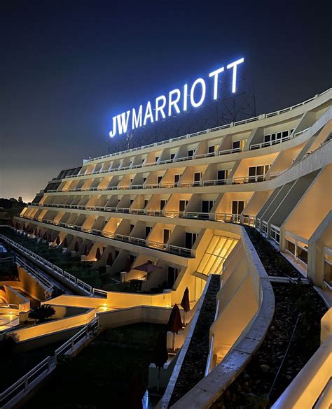 Marriott Hotels Within a Stone's Throw of the Magic