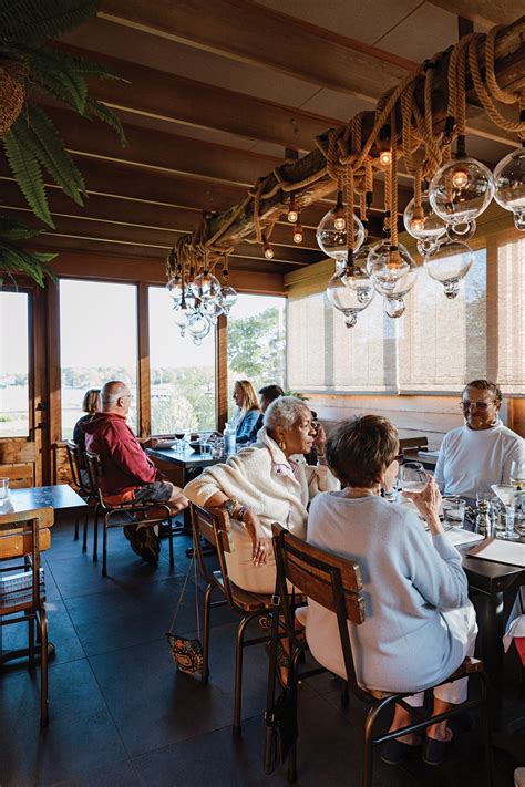 Martha's Vineyard Restaurant Guide: State Road 58 Edition