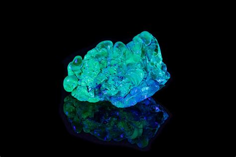 Marvel at the Wonders of Rocks That Glow Under Black Light