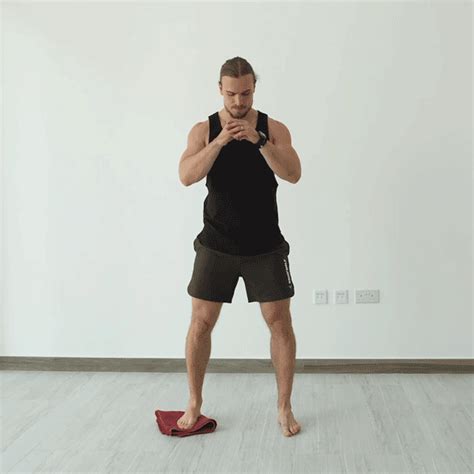 Master the Lateral Lunge with Dumbbells: A Step-by-Step Guide to Enhance Lower Body Strength and Mobility