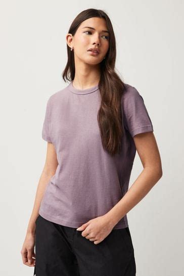 Mauve Shirt: An Essential Piece in Your Wardrobe