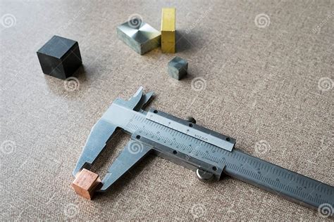 Measuring small objects: