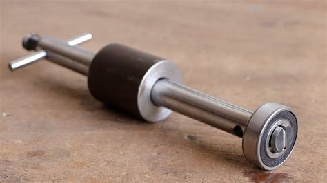 Mechanical blind bearing pullers