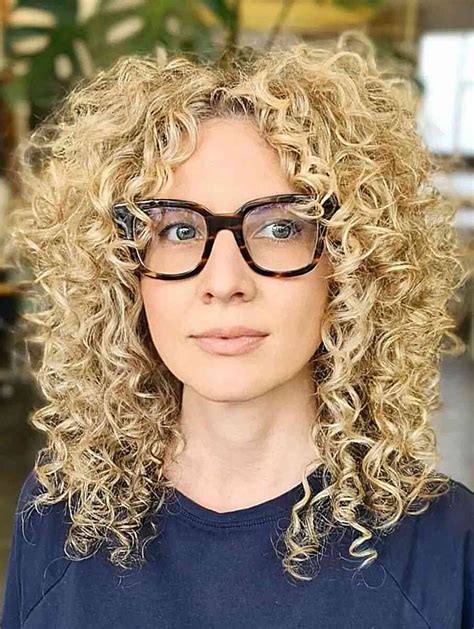 Medium Length Curly Wigs: 2025's Lace Front Synthetic Wigs