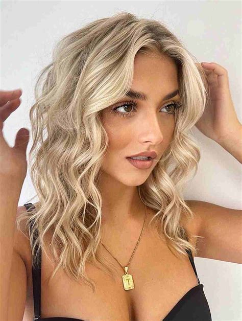 Medium Length Curly Wigs: Lace Front Synthetic Wigs Without Bangs - 2025 Buyer's Guide