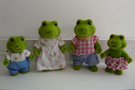 Meet the Calico Critters Frog Family