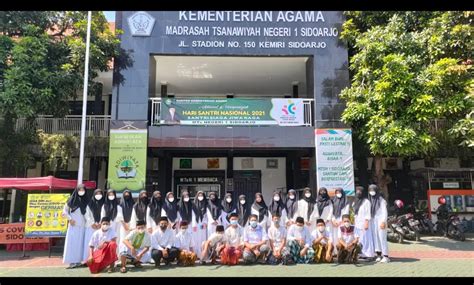 Meneladani Semangat Santri: Membangun Indonesia yang Berkemajuan