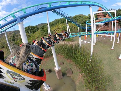 Mergulhe na Aventura: Explorando a Montanha-Russa do Beto Carrero World