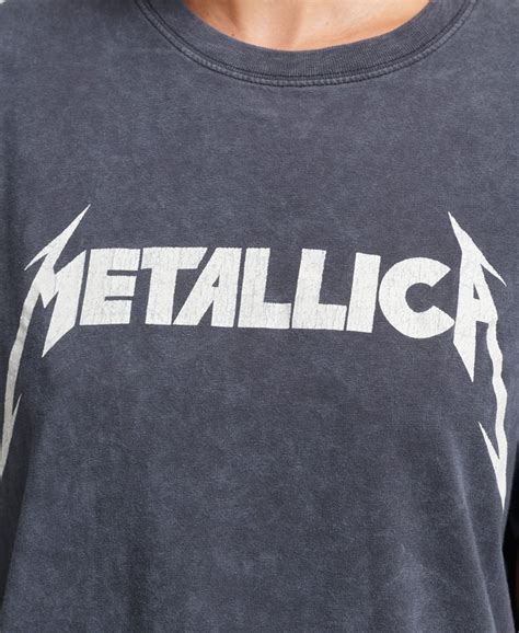 Metallica T-Shirts for Ladies: The Ultimate Style Guide