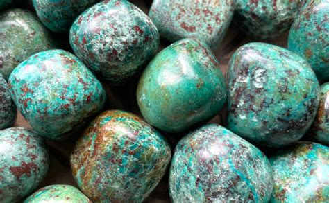 Metaphysical Properties of Chrysocolla: A Stone of Tranquility and Communication