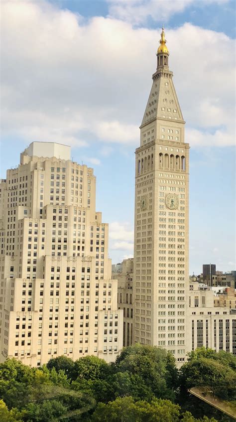 Metropolitan Life Insurance Company Tower: A Monument of Ambition and Ingenuity