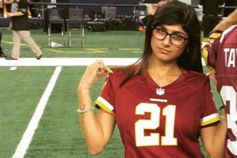 Mia Khalifa: The Emblematic Fanatic Uniting the World of Sports and Entertainment