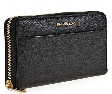 Michael Kors Wallets: Unveil the Epitome of Style and Function