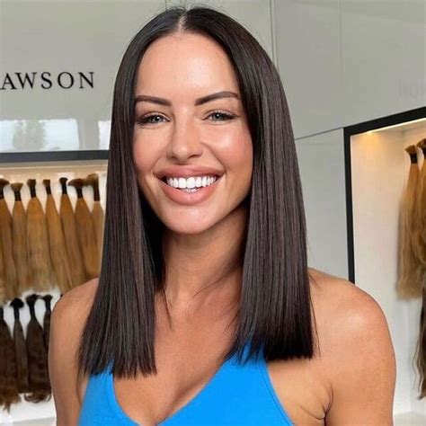 Mid Length Straight Hair: Timeless Elegance for All Occasions