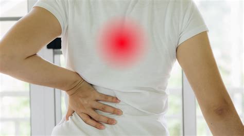 Middle Back Pain When Standing for 10+ Hours: Causes, Remedies, and Prevention