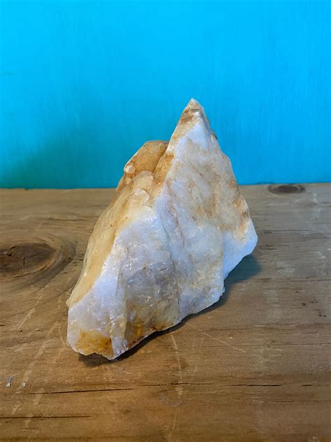 Milky Quartz Raw: The Wholesome Gemstone with Unparalleled Healing Properties