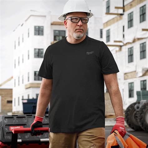 Milwaukee Work Shirts: Redefining Workwear with Unmatched Durability and Versatility